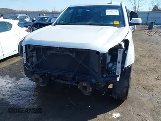 2017 GMC Yukon XL Denali with VIN 1GKS2HKJ5HR355961, listed as a IAAI auction lot 41509991 with 204,474 mi miles. Bid and sale history available at carsss.com. Image 6.