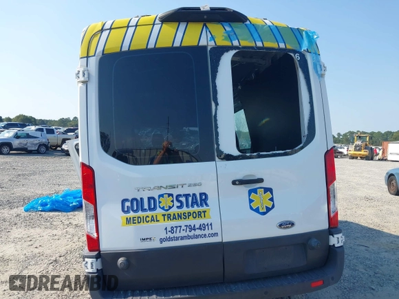 2020 Ford Transit Cargo z VIN 1FTBR1C83LKB03380, wystawiony jako IAAI lot #40415265 z przebiegiem 56 452 mil mil oraz . Historia ofert i sprzedaży dostępna na DreamBid. Obrazek 16.