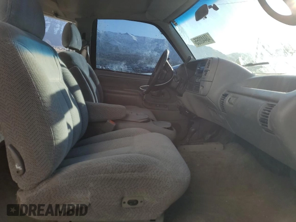 1996 GMC Sierra 1500 z VIN 2GTEK19R1T1537881, wystawiony jako Copart lot #48440055 z przebiegiem 1 715 126 mil mil oraz Szkoda całkowita • Salvage title. Historia ofert i sprzedaży dostępna na DreamBid. Obrazek 7.