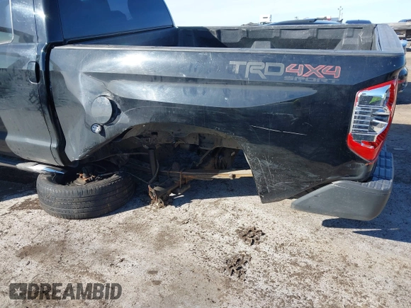 2016 Toyota Tundra 4WD Truck SR with VIN 5TFUM5F16GX064418, listed as a IAAI auction lot 41504912 with 215,241 mi miles. Bid and sale history available at carsss.com. Image 6.