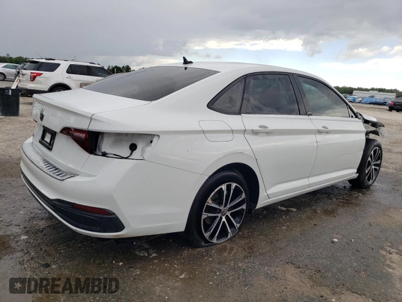 2024 Volkswagen Jetta Sport z VIN 3VWBM7BU5RM064239, wystawiony jako Copart lot #56645935 z przebiegiem 25 067 mil mil oraz Nie do naprawy • Non repairable. Historia ofert i sprzedaży dostępna na DreamBid. Obrazek 3.