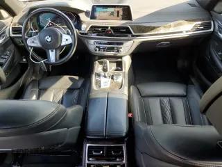 2022 BMW 7 Series 740i with VIN WBA7T2C07NCH95602, listed as a Copart auction lot 72067674 with 136,950 mi miles and Salvage Title. Bid and sale history available at carsss.com. Image 8.