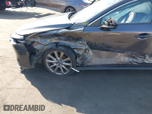 2019 Mazda 3 w/Select with VIN 3MZBPAAL1KM105498, listed as a IAAI auction lot 41601386 with 113,203 mi miles. Bid and sale history available at carsss.com. Image 6.
