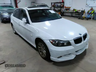 2007 BMW 3 Series 328xi z VIN WBAVC73587KP35138, wystawiony jako IAAI lot #41752154 z przebiegiem 105 589 mil mil oraz . Historia ofert i sprzedaży dostępna na DreamBid. Obrazek 1.