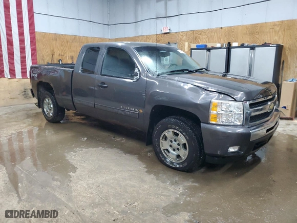 2010 Chevrolet Silverado 1500 LT with VIN 1GCSKSE34AZ265938, listed as a Copart auction lot 49136695 with 165,267 mi miles and Clean Title. Bid and sale history available at carsss.com. Image 4.