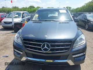 2013 Mercedes-Benz M 350 z VIN 4JGDA5HB0DA202334, wystawiony jako IAAI lot #42140618 z przebiegiem 133 225 mil mil oraz . Historia ofert i sprzedaży dostępna na DreamBid. Obrazek 12.