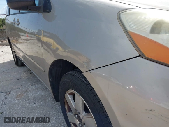 2009 Toyota Sienna CE with VIN 5TDZK23C09S251520, listed as a IAAI auction lot 42155604 with 233,153 mi miles. Bid and sale history available at carsss.com. Image 6.