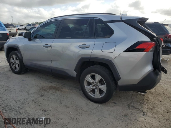 2021 Toyota RAV4 XLE with VIN 2T3W1RFV9MC128500, listed as a Copart auction lot 51896685 with 56,438 mi miles and Salvage Title. Bid and sale history available at carsss.com. Image 2.