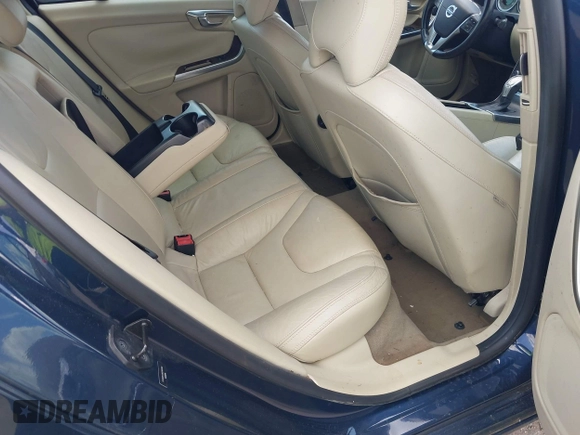 2013 Volvo S60 T5 Premier z VIN YV1612FS3D2190263, wystawiony jako IAAI lot #42227011 z przebiegiem 158 369 mil mil oraz . Historia ofert i sprzedaży dostępna na DreamBid. Obrazek 8.