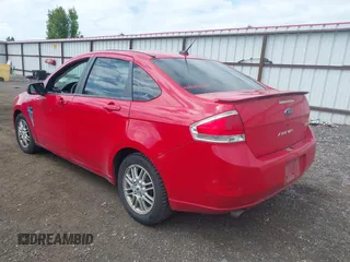2008 Ford Focus SE z VIN 1FAHP35N08W101901, wystawiony jako IAAI lot #42288509 z przebiegiem 211 470 mil mil oraz . Historia ofert i sprzedaży dostępna na DreamBid. Obrazek 3.