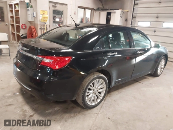 2013 Chrysler 200 Limited with VIN 1C3CCBCG6DN701986, listed as a IAAI auction lot 41845359 with 122,807 mi miles. Bid and sale history available at carsss.com. Image 4.