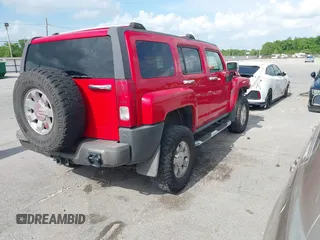 2007 Hummer H3 SUV with VIN 5GTDN13E678100639, listed as a IAAI auction lot 42169342 with 239,906 mi miles. Bid and sale history available at carsss.com. Image 4.