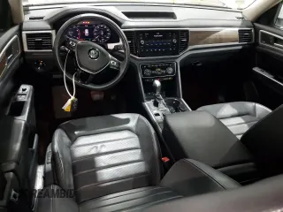 2018 Volkswagen Atlas SEL Premium z VIN 1V2NR2CA6JC577450, wystawiony jako Copart lot #64202745 z przebiegiem 50 195 mil mil oraz Szkoda całkowita • Salvage title. Historia ofert i sprzedaży dostępna na DreamBid. Obrazek 8.