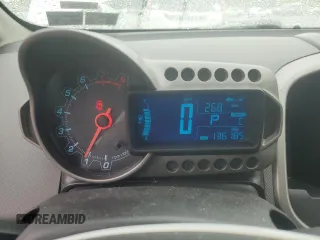 2014 Chevrolet Sonic LT z VIN 1G1JC5SH7E4160011, wystawiony jako Copart lot #57532945 z przebiegiem 136 185 mil mil oraz Szkoda całkowita • Salvage title. Historia ofert i sprzedaży dostępna na DreamBid. Obrazek 9.