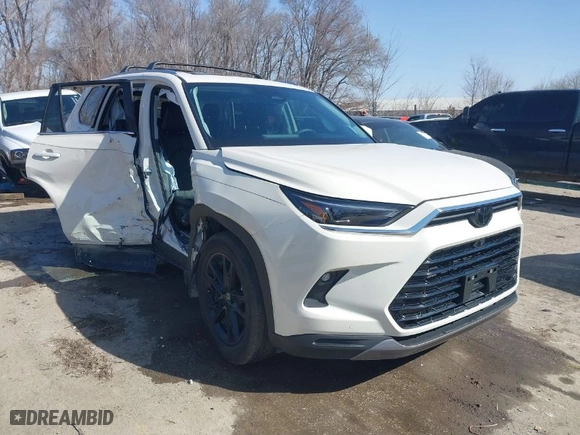 2024 Toyota Grand Highlander Hybrid XLE with VIN 5TDACAB51RS010380, listed as a IAAI auction lot 41715108 with 15,253 mi miles. Bid and sale history available at carsss.com. Image 1.