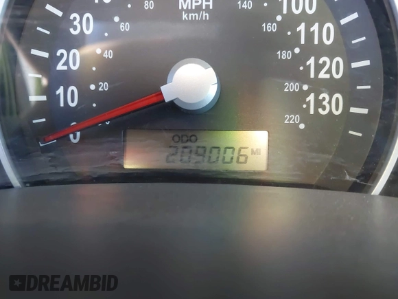 2008 Kia Sedona LX with VIN KNDMB233186231401, listed as a IAAI auction lot 42139919 with 209,006 mi miles. Bid and sale history available at carsss.com. Image 7.