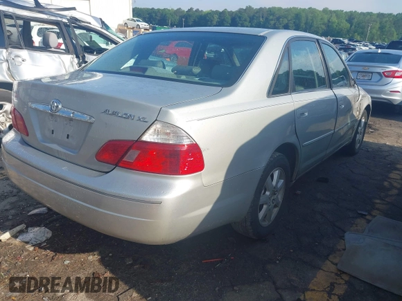2004 Toyota Avalon XL z VIN 4T1BF28B14U346741, wystawiony jako IAAI lot #42252769 z przebiegiem 219 291 mil mil oraz . Historia ofert i sprzedaży dostępna na DreamBid. Obrazek 4.