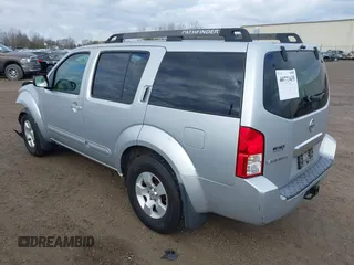 2007 Nissan Pathfinder SE z VIN 5N1AR18W77C613326, wystawiony jako IAAI lot #40773435 z przebiegiem 153 858 mil mil oraz . Historia ofert i sprzedaży dostępna na DreamBid. Obrazek 3.