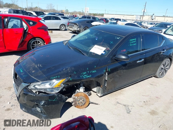 2019 Nissan Altima 2.5 SV with VIN 1N4BL4DVXKN306325, listed as a IAAI auction lot 41731601 with 66,883 mi miles. Bid and sale history available at carsss.com. Image 17.