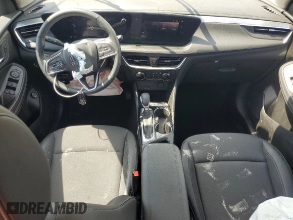2024 Buick Encore GX Preferred z VIN KL4AMBSLXRB086957, wystawiony jako Copart lot #51653835 z przebiegiem 36 337 mil mil oraz Szkoda całkowita • Salvage title. Historia ofert i sprzedaży dostępna na DreamBid. Obrazek 8.