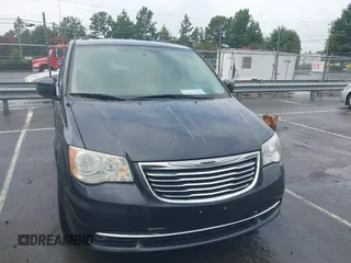 2014 Chrysler Town & Country Touring z VIN 2C4RC1BG4ER439889, wystawiony jako IAAI lot #39977311 z przebiegiem 155 656 mil mil oraz . Historia ofert i sprzedaży dostępna na DreamBid. Obrazek 12.