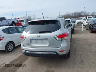 2015 Nissan Pathfinder SV z VIN 5N1AR2MN6FC706632, wystawiony jako IAAI lot #41645730 z przebiegiem 130 647 mil mil oraz . Historia ofert i sprzedaży dostępna na DreamBid. Obrazek 16.