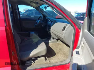 2006 Dodge Dakota SLT with VIN 1D7HE48K26S691391, listed as a IAAI auction lot 41627613 with 195,354 mi miles and . Bid and sale history available at DreamBid. Image 5.