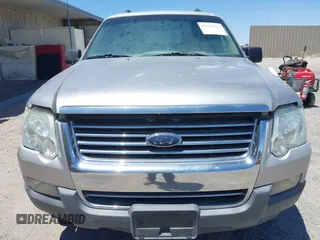 2006 Ford Explorer XLT z VIN 1FMEU63E26UA69774, wystawiony jako IAAI lot #42384629 z przebiegiem 183 795 mil mil oraz . Historia ofert i sprzedaży dostępna na DreamBid. Obrazek 6.