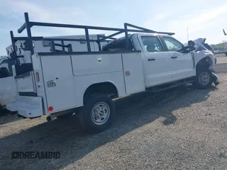 2024 Ford F-250 XL z VIN 1FT7W2BA9RED12655, wystawiony jako IAAI lot #41743877 z przebiegiem 2275 mil mil oraz . Historia ofert i sprzedaży dostępna na DreamBid. Obrazek 4.