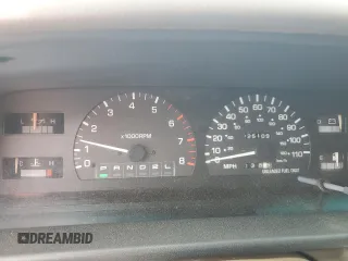 1997 Toyota T100 SR5 z VIN JT4UN24D4V0037751, wystawiony jako Copart lot #58940575 z przebiegiem 225 109 mil mil oraz Czysty tytuł • Clean title. Historia ofert i sprzedaży dostępna na DreamBid. Obrazek 9.