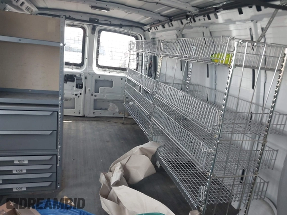 2013 Chevrolet Express Cargo z VIN 1GCSGAFX0D1171717, wystawiony jako IAAI lot #41996946 z przebiegiem 198 354 mil mil oraz . Historia ofert i sprzedaży dostępna na DreamBid. Obrazek 8.