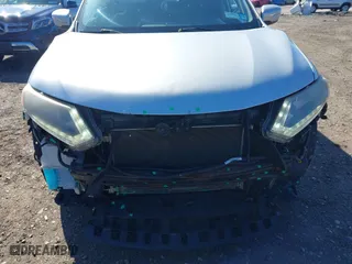 2015 Nissan Rogue SV with VIN KNMAT2MVXFP519053, listed as a IAAI auction lot 41839774 with 136,895 mi miles. Bid and sale history available at carsss.com. Image 6.