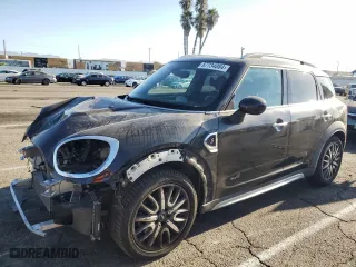 2017 MINI Countryman Cooper S with VIN WMZYT5C38H3D80926, listed as a Copart auction lot 67734084 with 83,129 mi miles and Salvage Title. Bid and sale history available at carsss.com. Image 1.