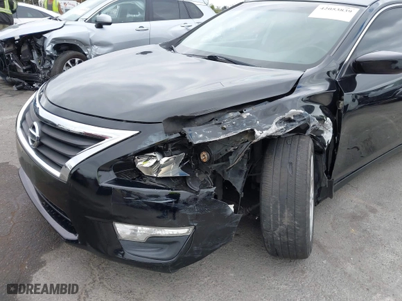 2013 Nissan Altima 2.5 SV with VIN 1N4AL3AP8DN487973, listed as a IAAI auction lot 42053839 with 124,871 mi miles. Bid and sale history available at carsss.com. Image 6.