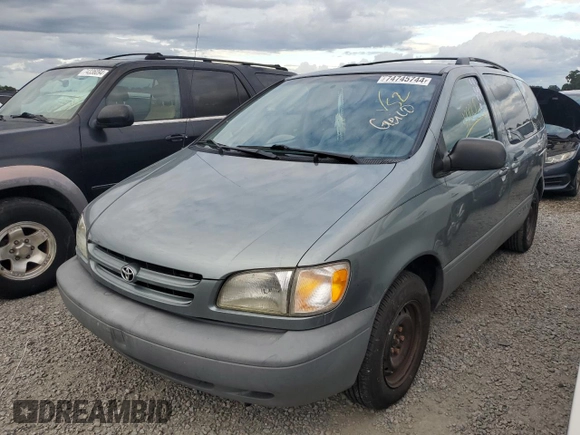 2000 Toyota Sienna LE with VIN 4T3ZF13C6YU258905, listed as a Copart auction lot 74745744 with 0 mi miles and Salvage Title. Bid and sale history available at carsss.com. Image 1.
