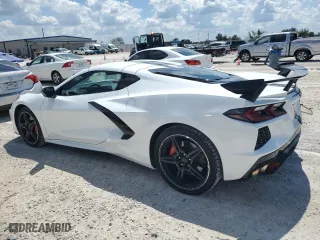 2020 Chevrolet Corvette 2LT with VIN 1G1Y72D47L5114052, listed as a Copart auction lot 68007553 with 5,933 mi miles. Bid and sale history available at carsss.com. Image 2.