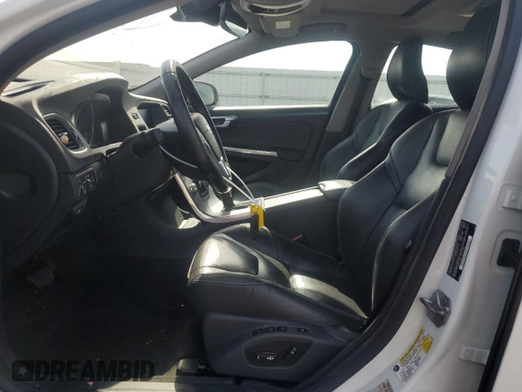 2017 Volvo S60 Dynamic z VIN YV140MTL6H2420113, wystawiony jako Copart lot #54386545 z przebiegiem 96 854 mil mil oraz Szkoda całkowita • Salvage title. Historia ofert i sprzedaży dostępna na DreamBid. Obrazek 7.