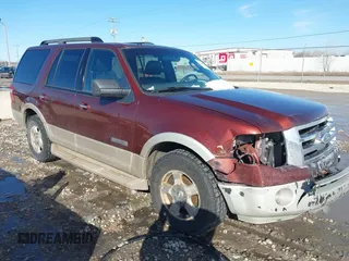 2007 Ford Expedition Eddie Bauer z VIN 1FMFU185X7LA72588, wystawiony jako IAAI lot #41740134 z przebiegiem Nie podano mil oraz . Historia ofert i sprzedaży dostępna na DreamBid. Obrazek 1.