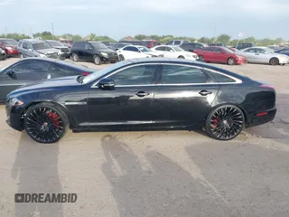 2016 Jaguar XJ Portfolio z VIN SAJWA2G7XG8W02522, wystawiony jako IAAI lot #42648111 z przebiegiem 83 701 mil mil oraz . Historia ofert i sprzedaży dostępna na DreamBid. Obrazek 14.