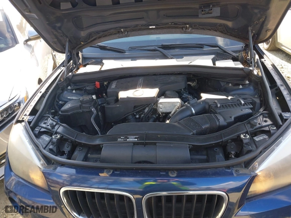 2013 BMW X1 28i with VIN WBAVM1C52DVW46153, listed as a IAAI auction lot 41236419 with 160,732 mi miles. Bid and sale history available at carsss.com. Image 10.