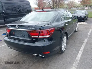 2017 Lexus LS 460 z VIN JTHCL5EF2H5028166, wystawiony jako IAAI lot #42049415 z przebiegiem 205 982 mil mil oraz . Historia ofert i sprzedaży dostępna na DreamBid. Obrazek 4.