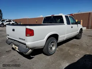 1998 Chevrolet S-10 LS with VIN 1GCCS1947W8218675, listed as a Copart auction lot 49443955 with 274,750 mi miles and Salvage Title. Bid and sale history available at carsss.com. Image 3.