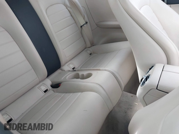 2018 Mercedes-Benz C 300 с VIN WDDWJ4KB1JF678659, выставлен на аукционе IAAI как лот 42447456 с пробегом 121 936 миль миль и . История ставок и продаж доступна на DreamBid. Изображение 8.