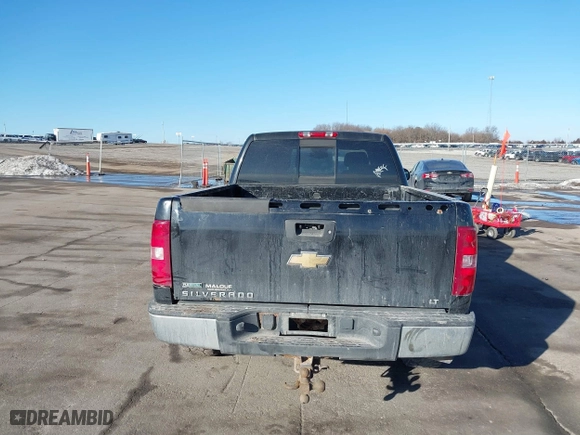 2010 Chevrolet Silverado 1500 LT with VIN 1GCSKSE30AZ155615, listed as a IAAI auction lot 41659313 with 393,978 mi miles. Bid and sale history available at carsss.com. Image 17.