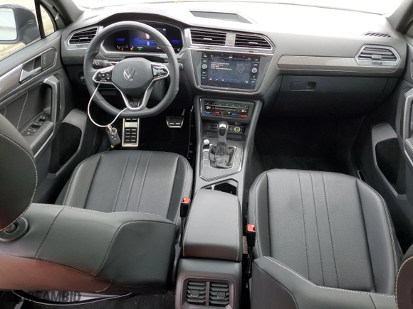 2022 Volkswagen Tiguan SE R-Line Black with VIN 3VVCB7AX4NM157094, listed as a Copart auction lot 43133995 with 17,124 mi miles and Salvage Title. Bid and sale history available at carsss.com. Image 8.