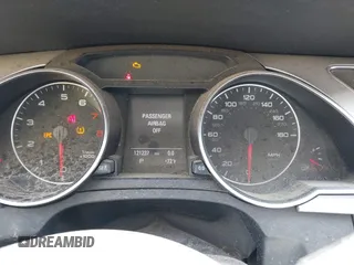 2012 Audi A5 Prestige z VIN WAUVFAFR6CA006915, wystawiony jako IAAI lot #42225588 z przebiegiem 121 237 mil mil oraz . Historia ofert i sprzedaży dostępna na DreamBid. Obrazek 7.