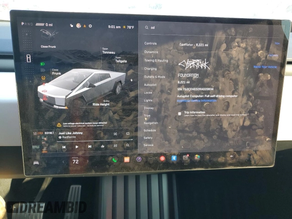 2024 Tesla Cybertruck z VIN 7G2CEHED2RA020834, wystawiony jako Copart lot #73682154 z przebiegiem 9 221 mil mil oraz Szkoda całkowita • Salvage title. Historia ofert i sprzedaży dostępna na DreamBid. Obrazek 9.
