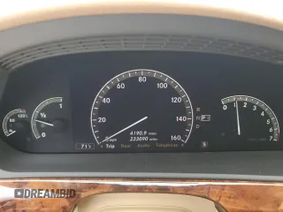 2007 Mercedes-Benz S 550 with VIN WDDNG71X47A121193, listed as a Copart auction lot 54193185 with 233,090 mi miles and Salvage Title. Bid and sale history available at DreamBid. Image 9.