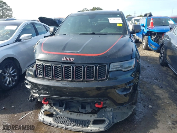 2019 Jeep Grand Cherokee Trailhawk with VIN 1C4RJFLT6KC641507, listed as a IAAI auction lot 41300106 with 87,802 mi miles. Bid and sale history available at carsss.com. Image 12.
