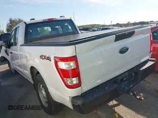 2022 Ford F-150 XL z VIN 1FTFX1E54NKD86627, wystawiony jako IAAI lot #41362024 z przebiegiem 32 712 mil mil oraz . Historia ofert i sprzedaży dostępna na DreamBid. Obrazek 3.